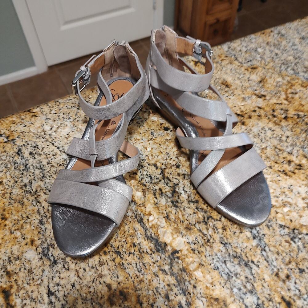 Söfft Gray Strappy Sandals Size 6.5M ID 128T693